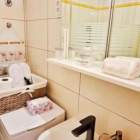 Vikttoria Urban Oasis , Explore With Free Public Parking Apartment