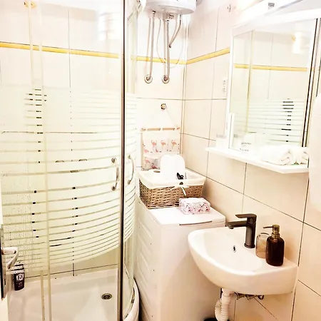Daire Urban City Apartment Vikttoria 2025 *