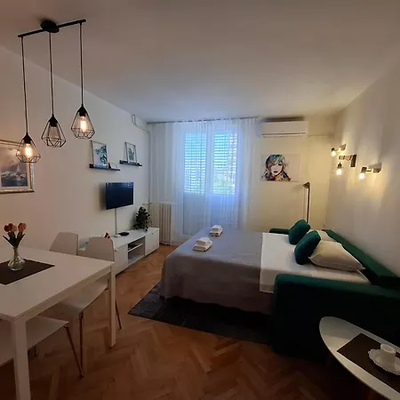 Vikttoria Urban Oasis , Explore With Free Public Parking * Split