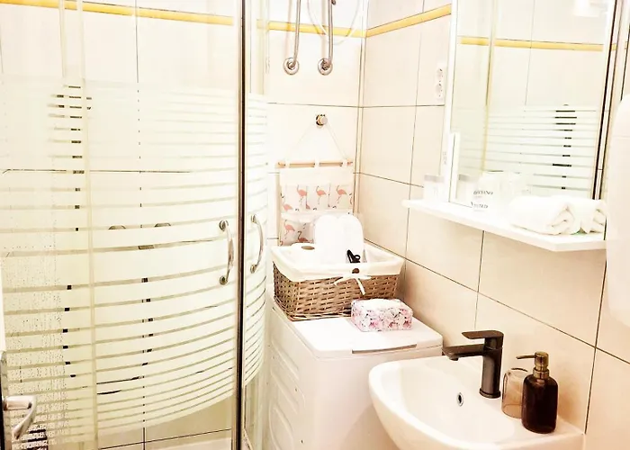 Appartement Vikttoria Urban Oasis , Explore With Free Public Parking *