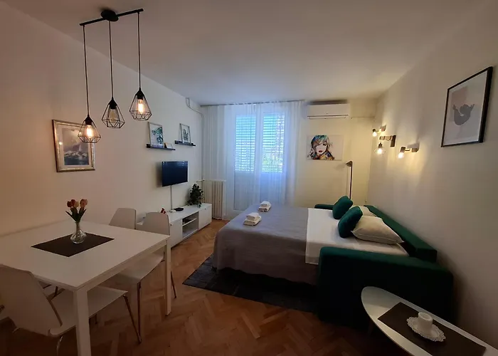 Vikttoria Urban Oasis , Explore With Free Public Parking * Split