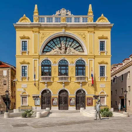 Vikttoria Urban Oasis , Explore Split With Free Public Parking Appartement *