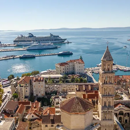 Vikttoria Urban Oasis , Explore Split With Free Public Parking *