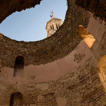 Apartamento Vikttoria Urban Oasis , Explore With Free Public Parking *