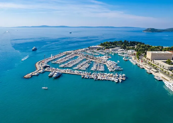 Vikttoria Urban Oasis , Explore With Free Public Parking Apartamento Split
