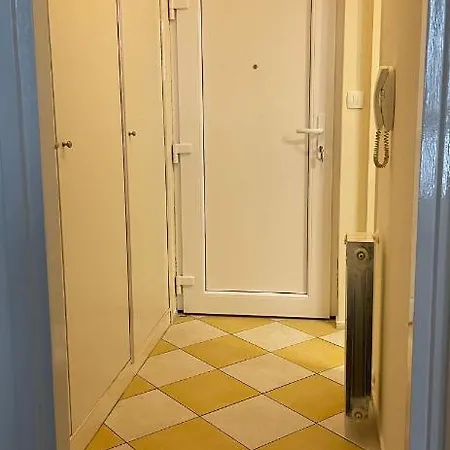 Vikttoria Urban Oasis , Explore With Free Public Parking *