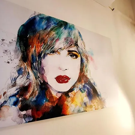 Vikttoria Urban Oasis , Explore With Free Public Parking